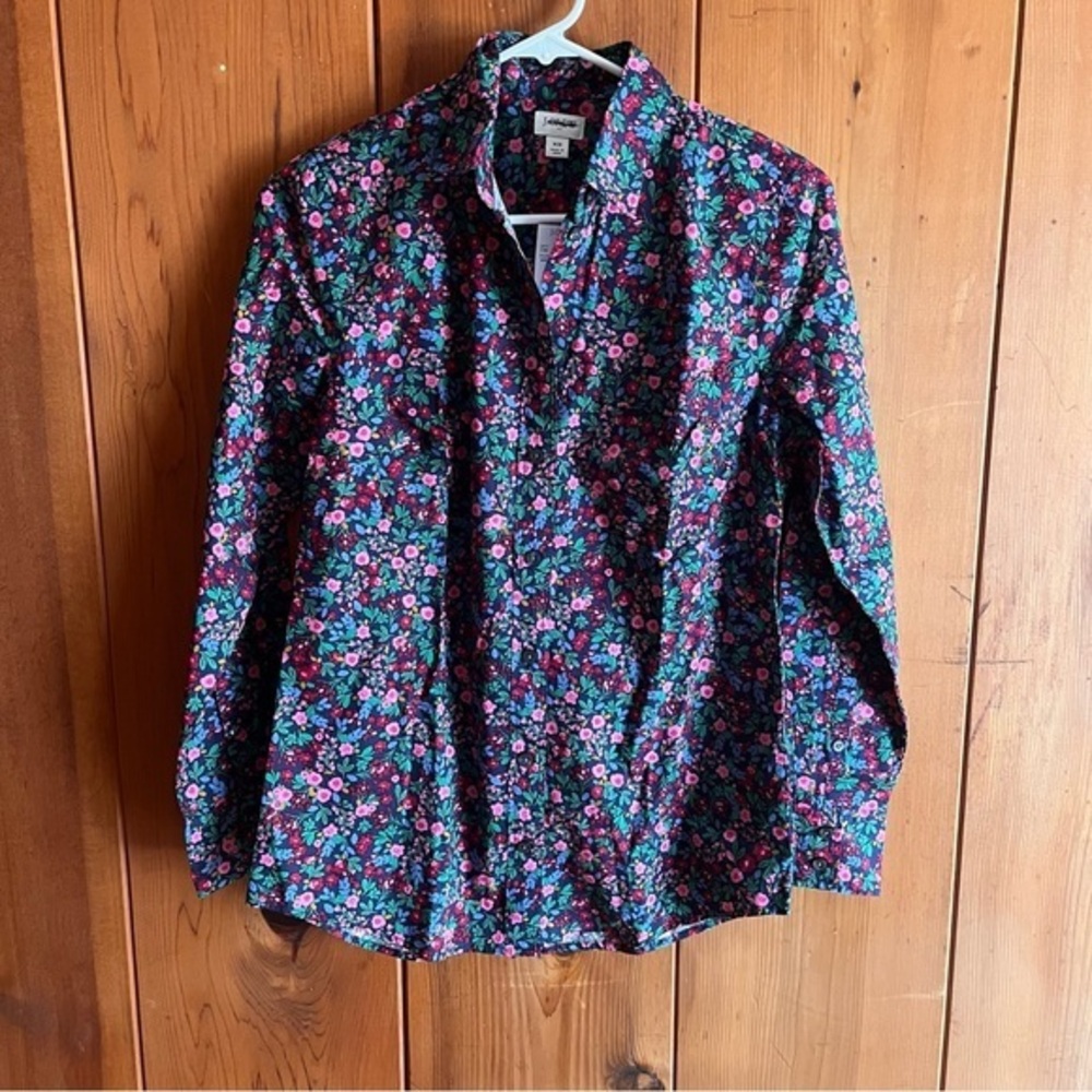 Button-up cotton poplin shirt in signature fit